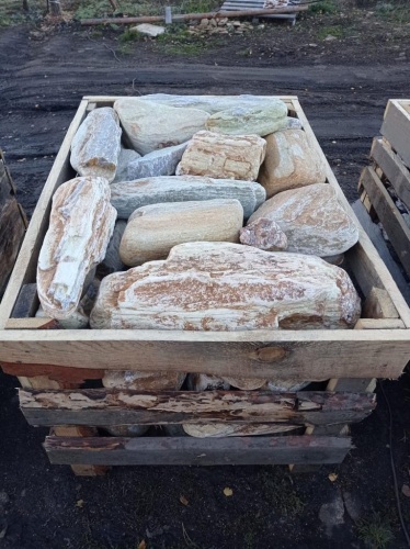 Златолит жёлтый, жёлто-зелёный глыбки и валуны для ланшафтного дизайна купить в Каменск-Уральском