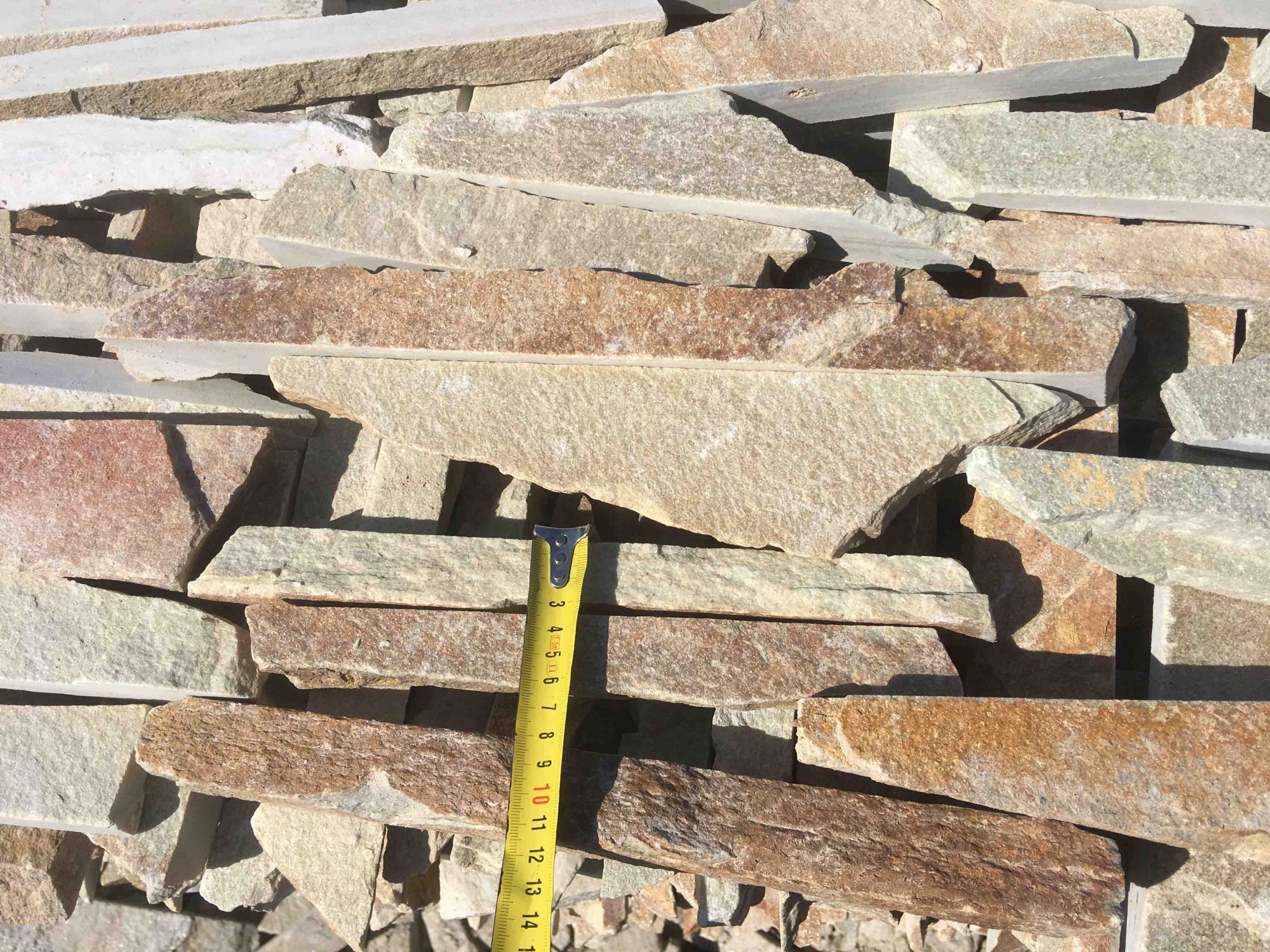 Горбушка златолит золотистый для облицовки купить в Каменск-Уральском