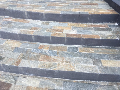 Плитка из Златолита Уральского для лестницы купить в Каменск-Уральском