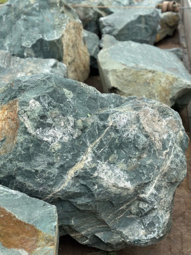 Камни для ландшафтного дизайна зелёные 10-60 килограмм купить в Каменск-Уральском