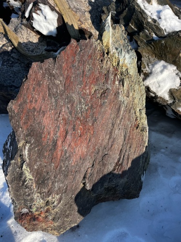 Ландшафтные глыбы красно-фиолетовые 200-1000 килограмм купить в Каменск-Уральском