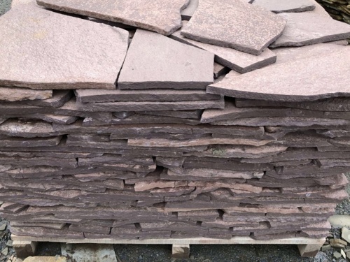 Плитняк лемезит бордовый для облицовки цоколя 20-25 мм  купить в Каменск-Уральском