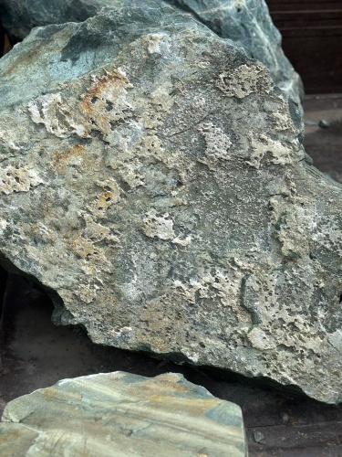 Ландшафтные глыбы зелёные 200-500 килограмм купить в Каменск-Уральском