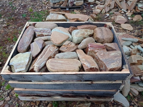 Златолит жёлтый, жёлто-зелёный глыбки и валуны для ланшафтного дизайна купить в Каменск-Уральском