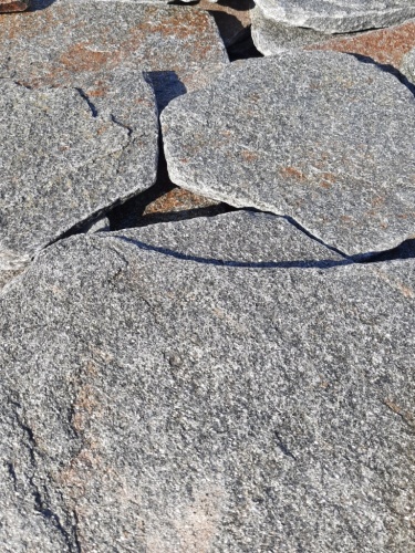 Златолит серебристый галтованный для цоколя купить в Каменск-Уральском